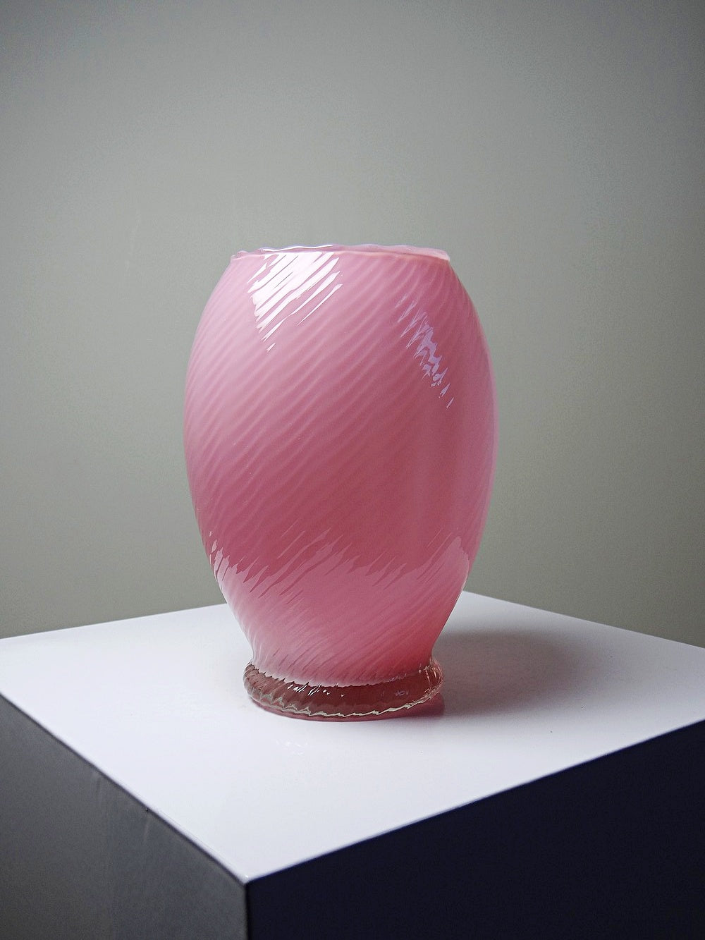Vintage Vase Murano Empoli aus rosa Opalglas, transparenter Fuß