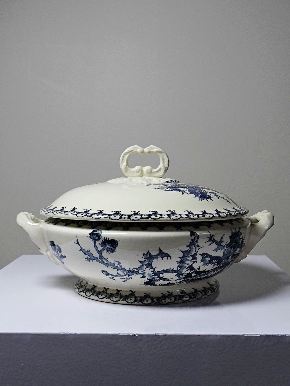 Vintage Suppenterrine Chardons von Gien für Porcelaine Opaque de Gien blau dunkelblau