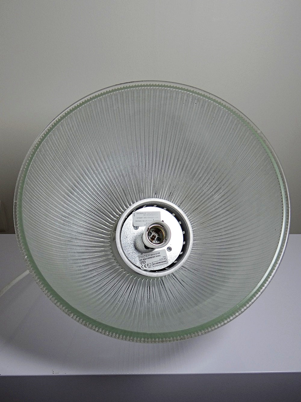 Vintage Pendelleuchte Holophane Typ von Thorn für Thorn, Prismenglas transparent