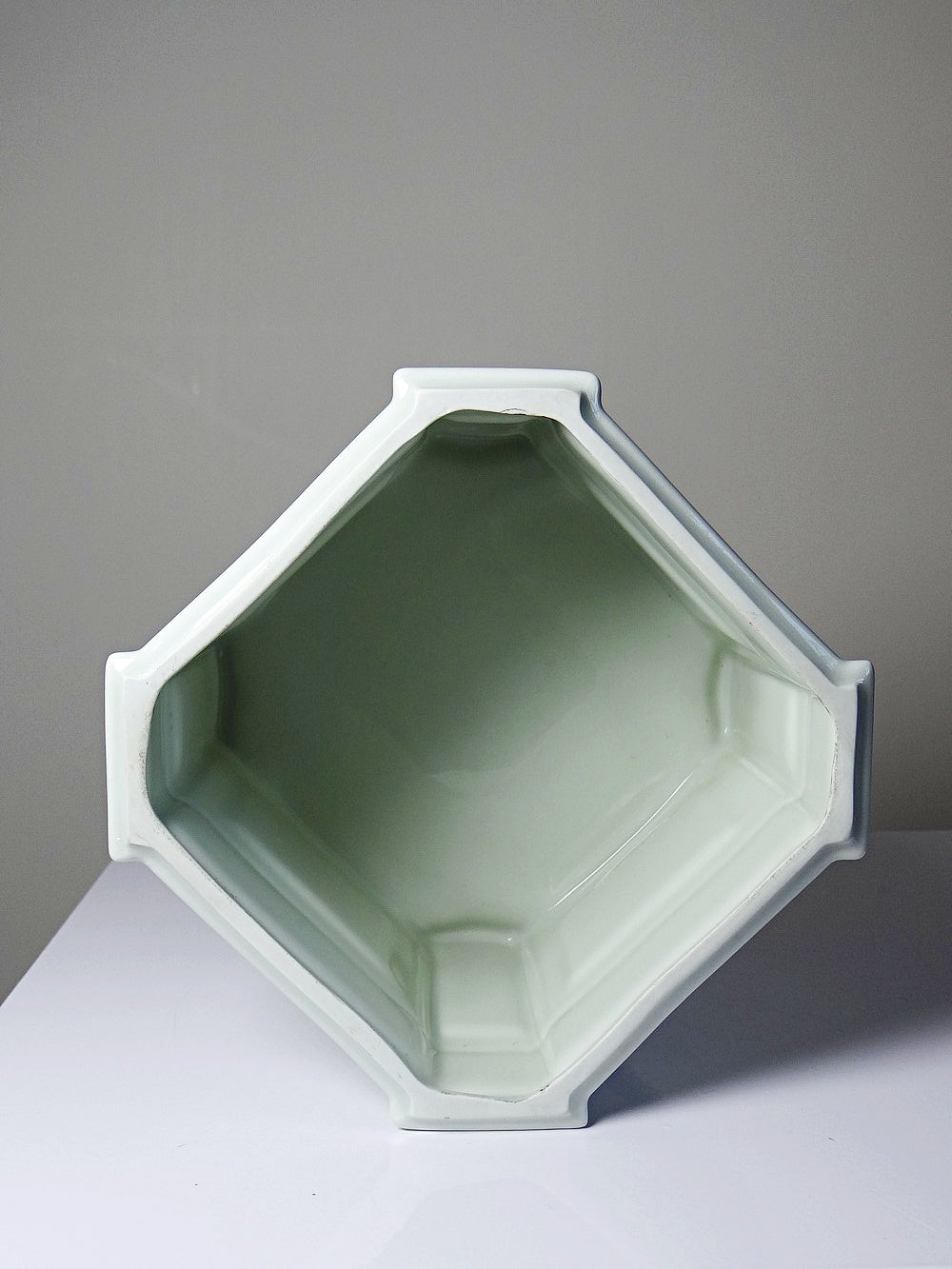 Vintage Übertopf von Limoges Gründekoration für Limoges celadon quadratisch mit Füßen