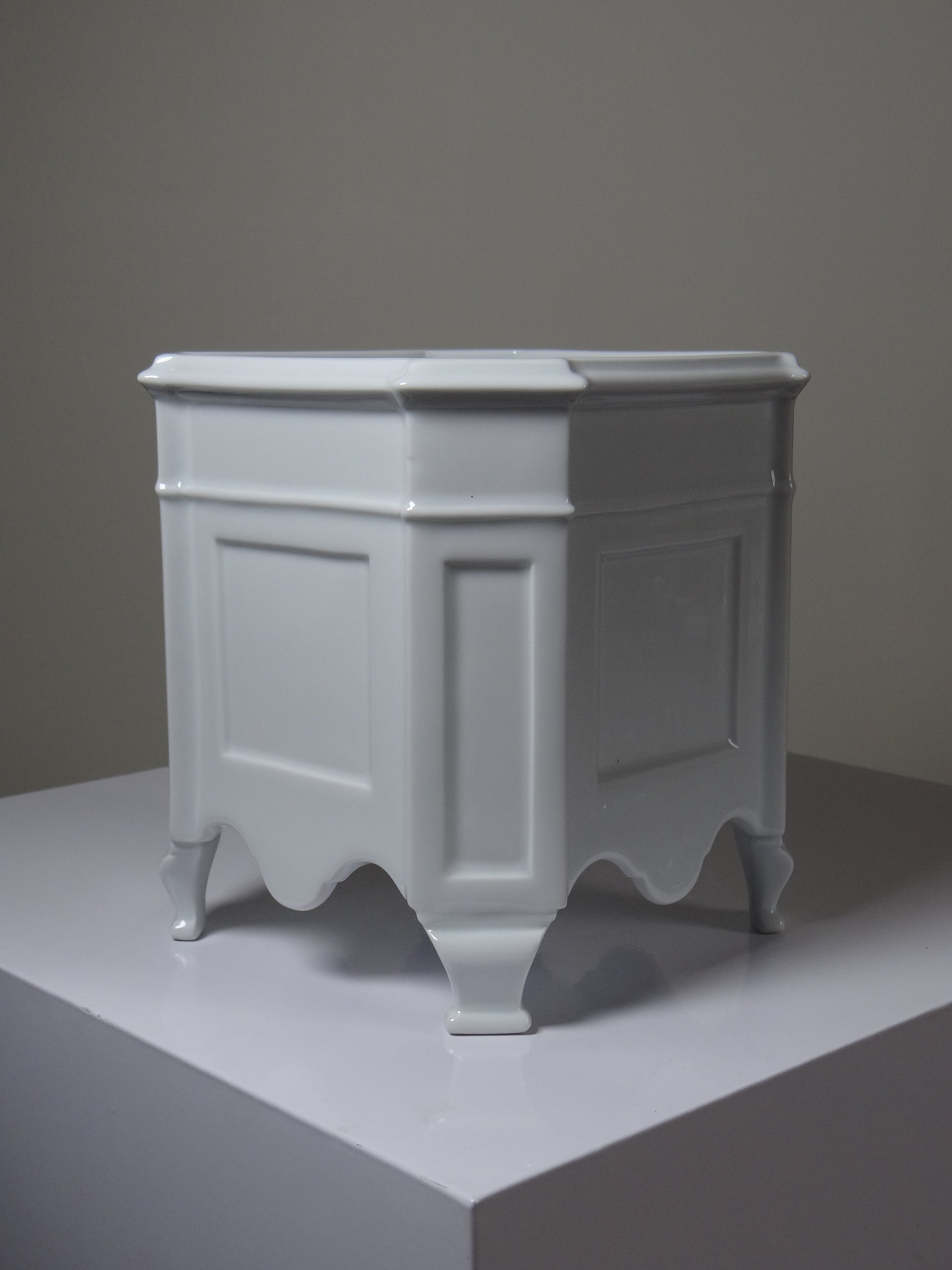 Vintage Übertopf aus Limoges-Porzellan auf Füßen, Rococo-Stil