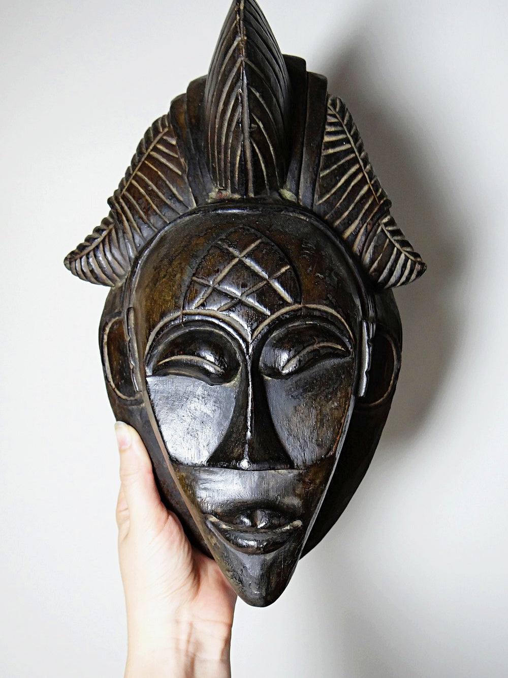 Vintage Wandmaske im Punu Tsangui Stil aus geschnitztem Holz