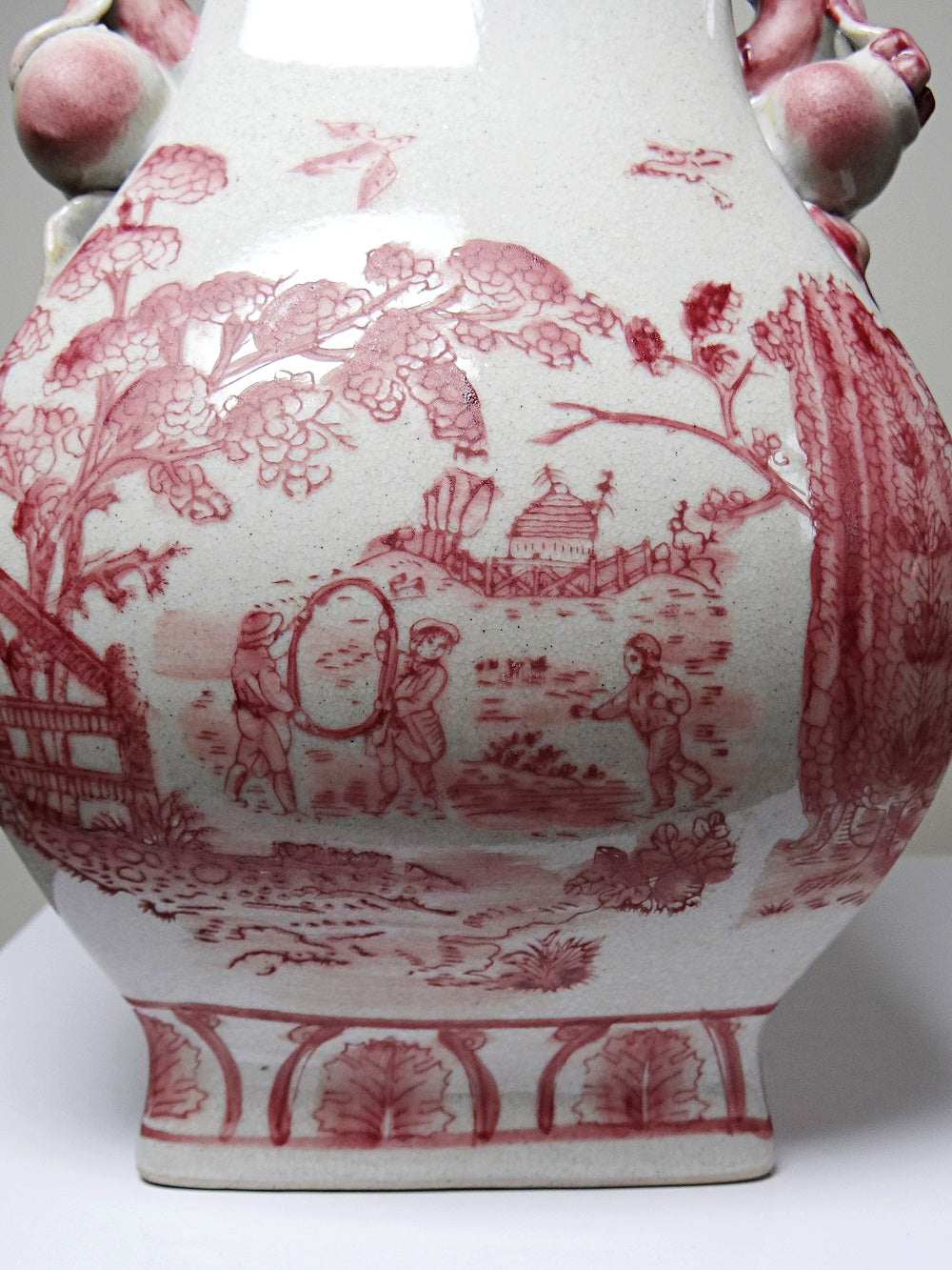Vintage Balustervase Chinoiserie mit Pfirsichgriffen Staffordshire England