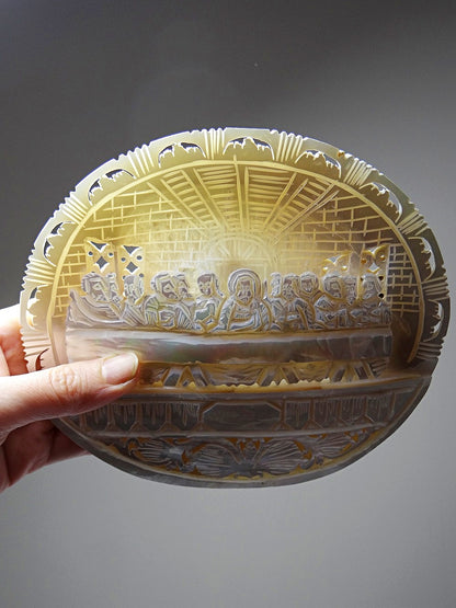 Vintage Votivtafel "The Last Supper" aus Bethlehem, Perlmutt geschnitzt und durchbrochen