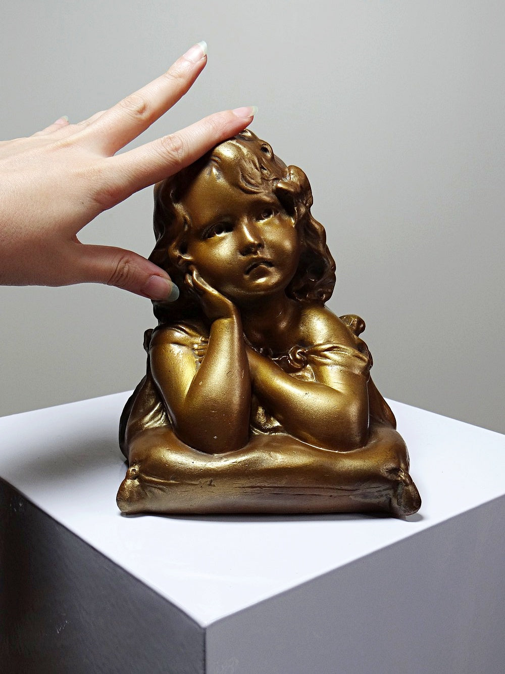 Vintage Büste Mädchen mit goldener Patina für GoldKunst