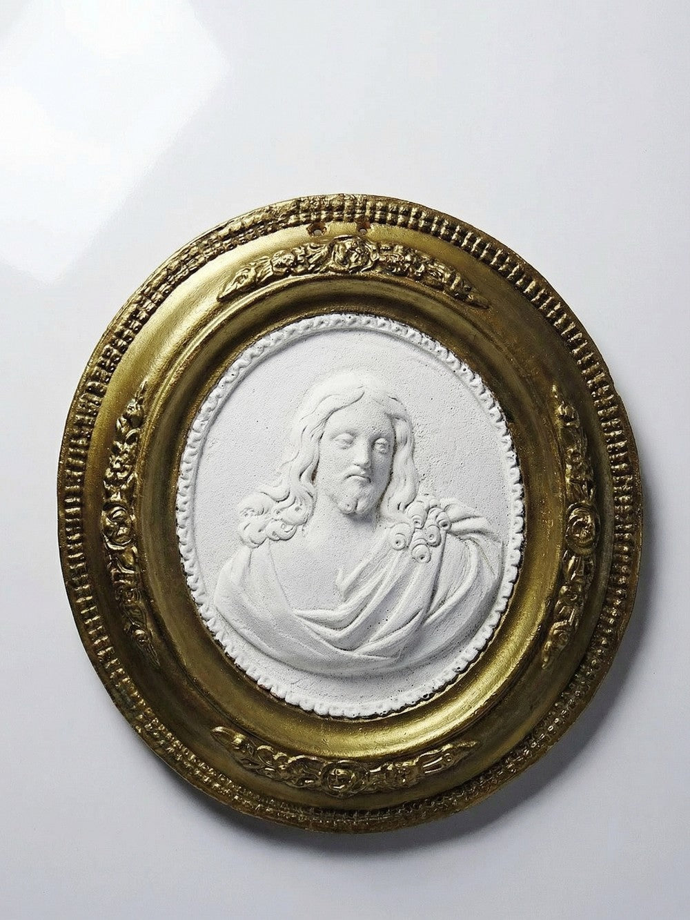 Vintage Wandmedaillon Christus Religiös Weiß Gold Rosa Plaster Dekoration