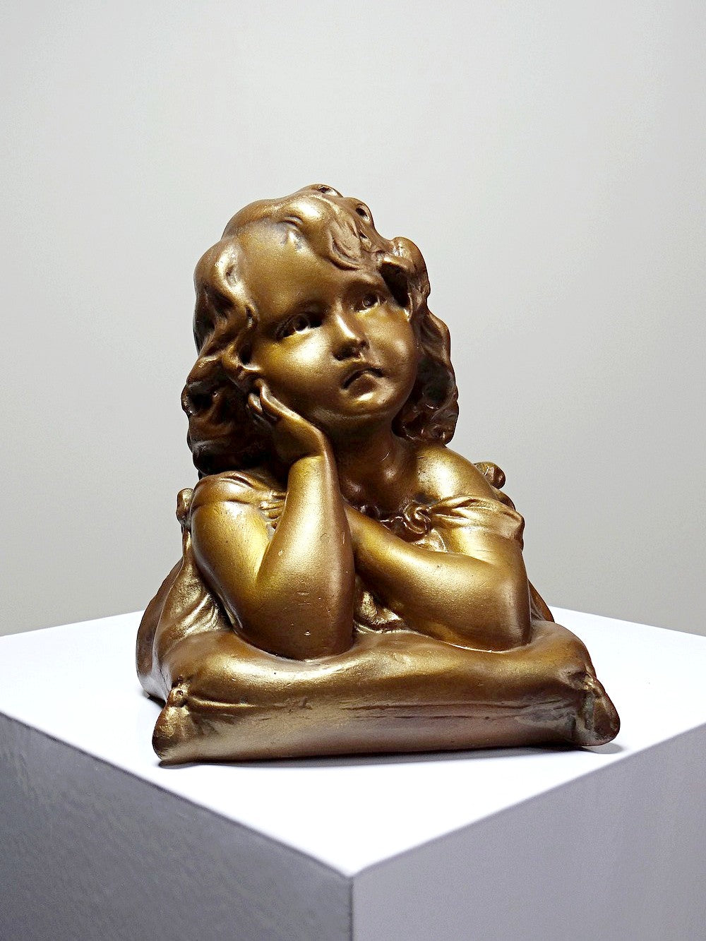 Vintage Büste Mädchen mit goldener Patina für GoldKunst