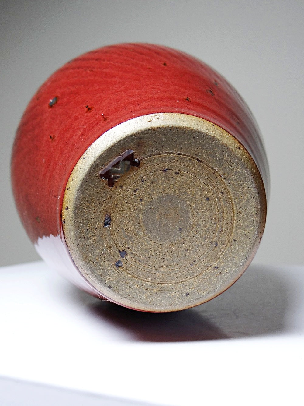 Vintage Vase Sang-de-bœuf Steinzeug, Rippen, Rot, Grau, Celadon