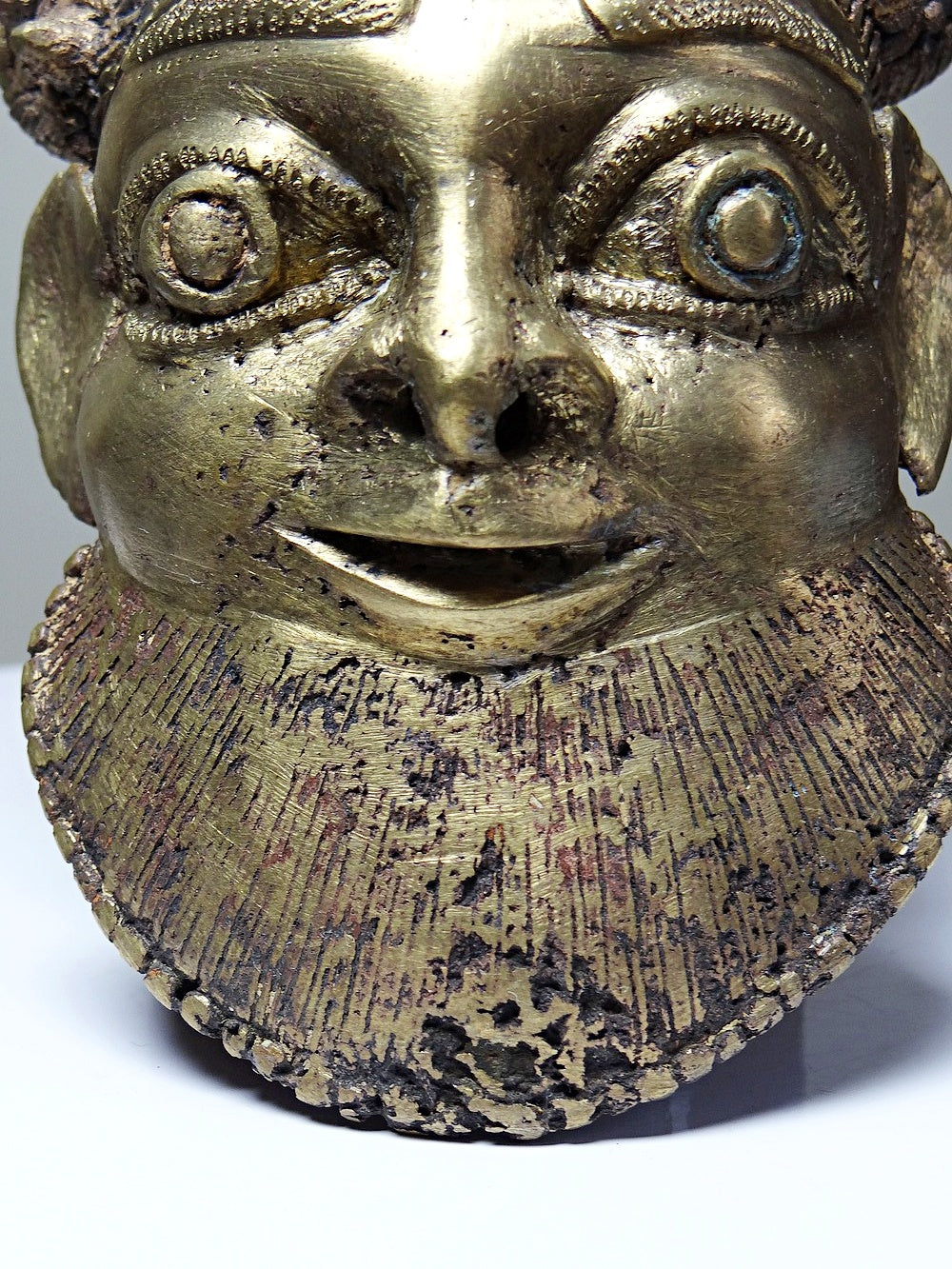 Vintage Maske Oba von Bamoun für GoldDekoration vergoldete Bronze
