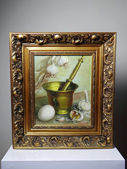 Vintage Stillleben „Still life with garlic, egg and mortar“ von Sarpe für BraunDekoration