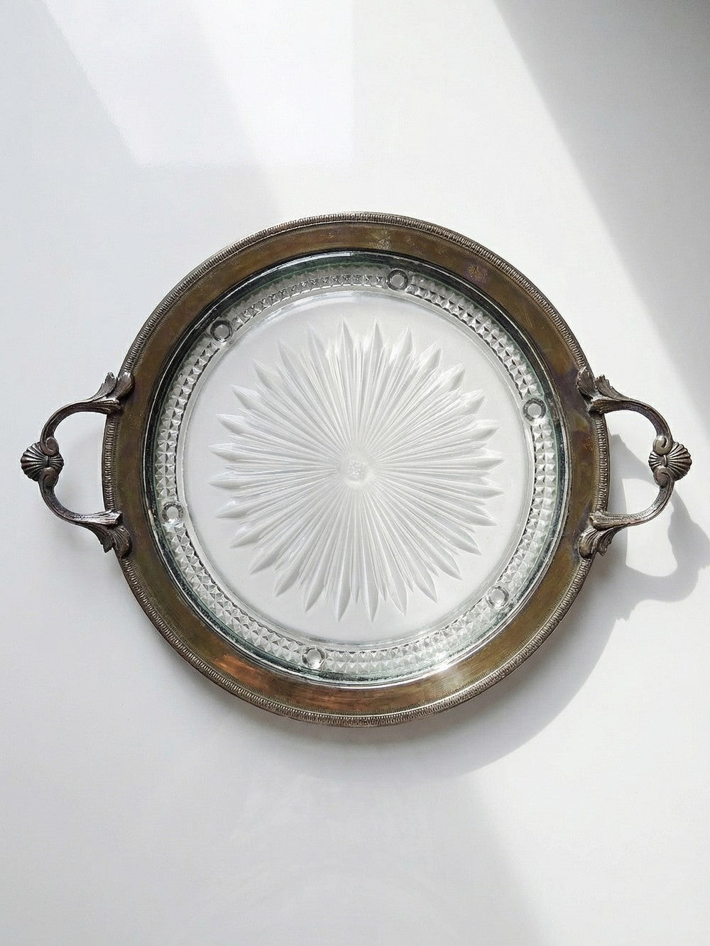 Vintage Serviertablett von Verlys für Verlys France mit Griffen aus Glas und Messing