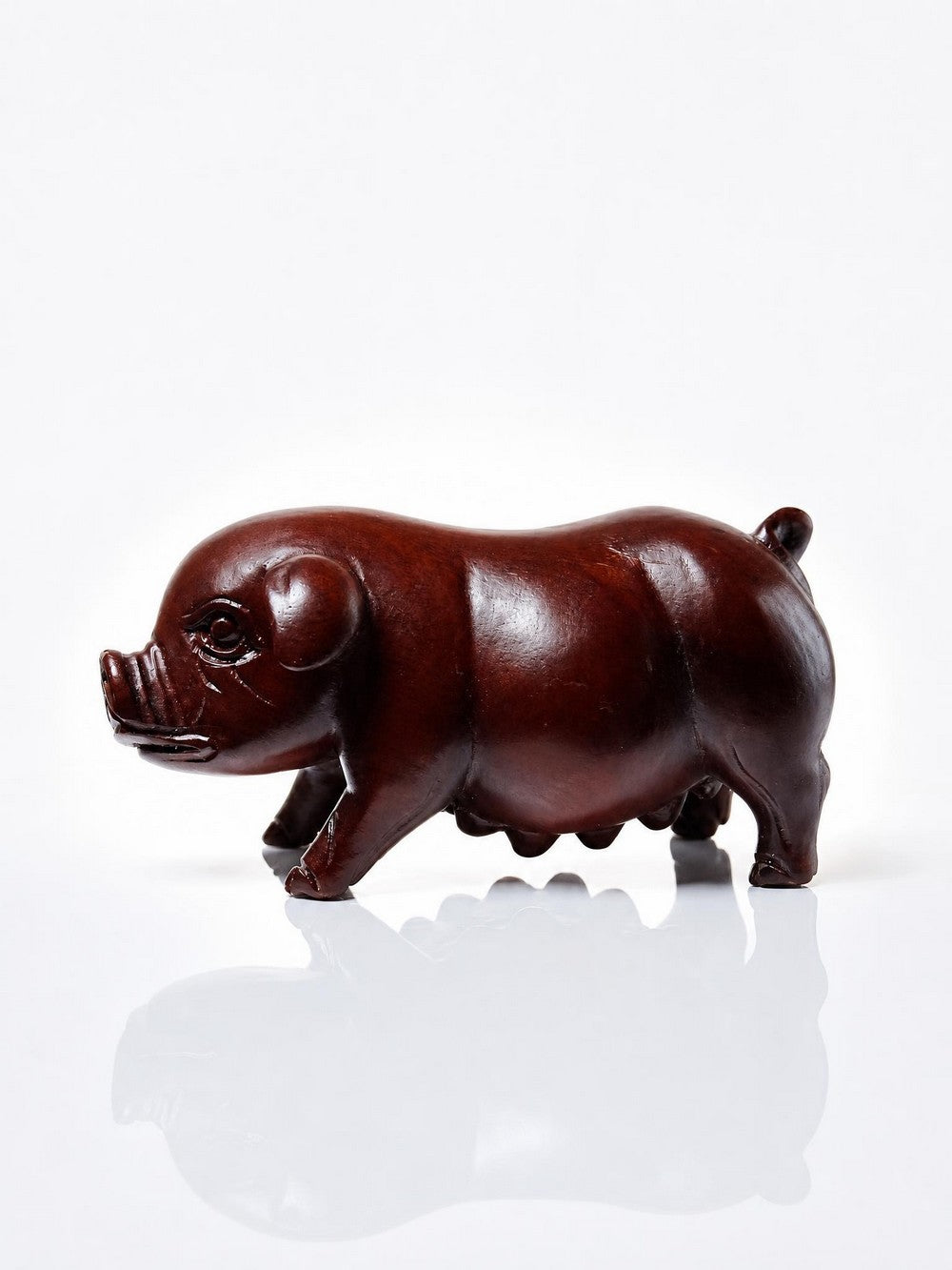 Vintage Schwein Skulptur aus gebeiztem Holz, asiatische Handwerkskunst