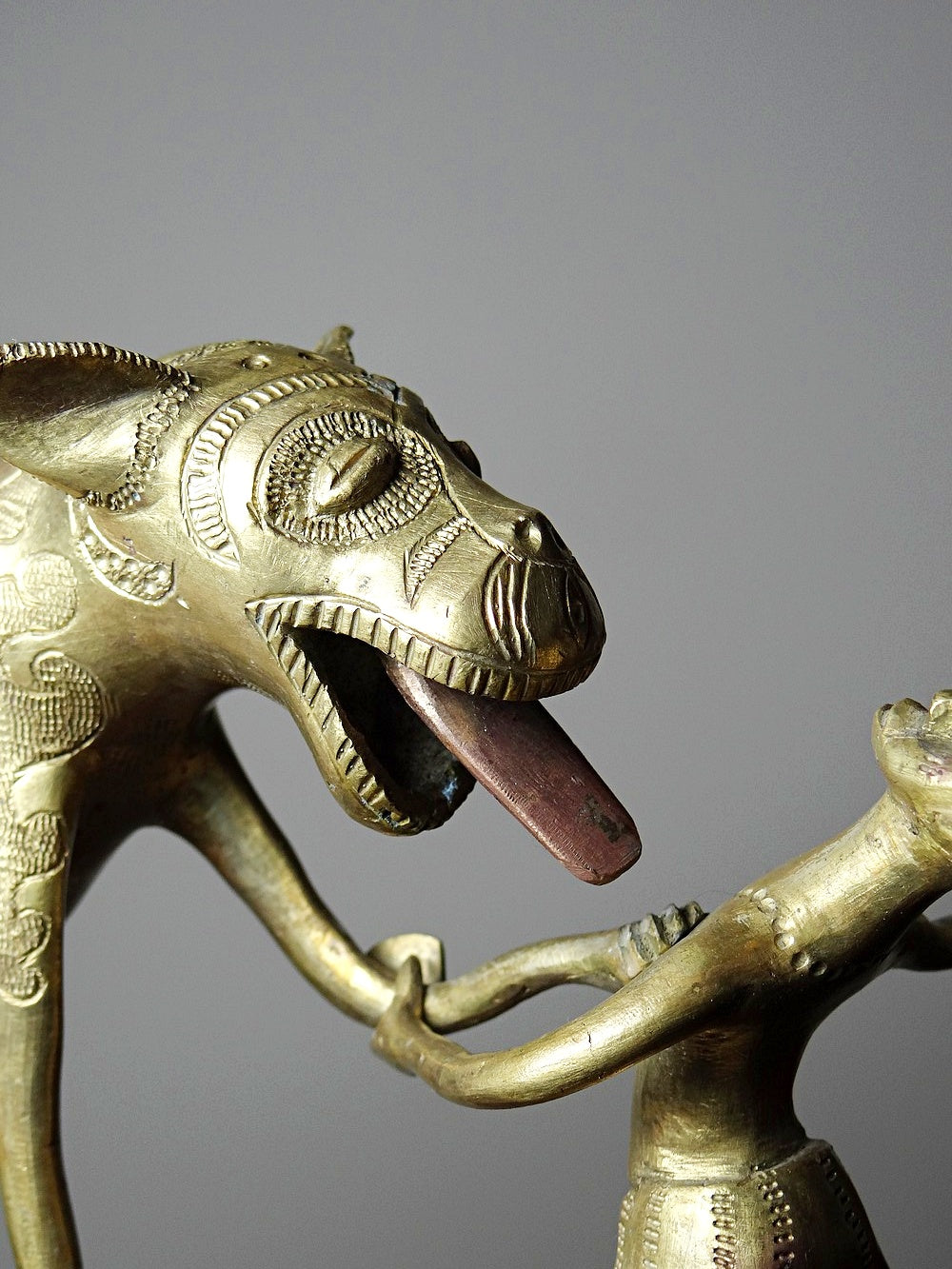 Vintage Bronzeskulptur "Le chasseur et la bête" aus Dahomey, Benin, Afrika