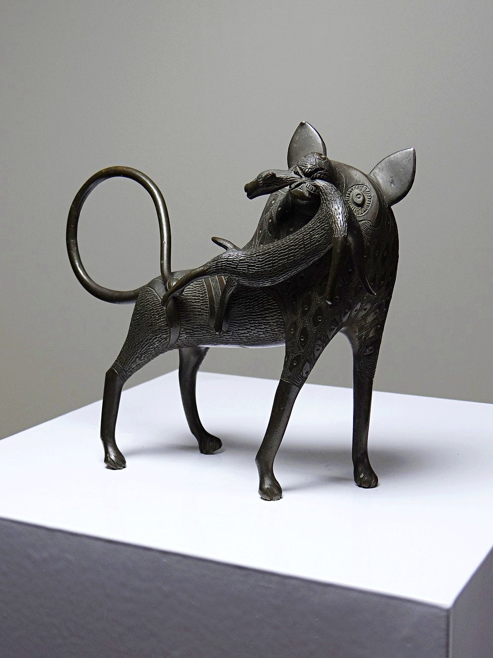 Vintage Bronzefigur Löwe oder Hyäne aus Benin Dahomey Cotonou BraunKunst