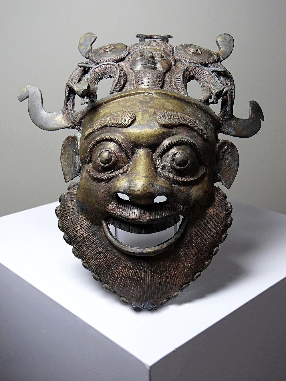 Vintage Maske Bamoun von GoldDekoration für Kamerun, Bronze