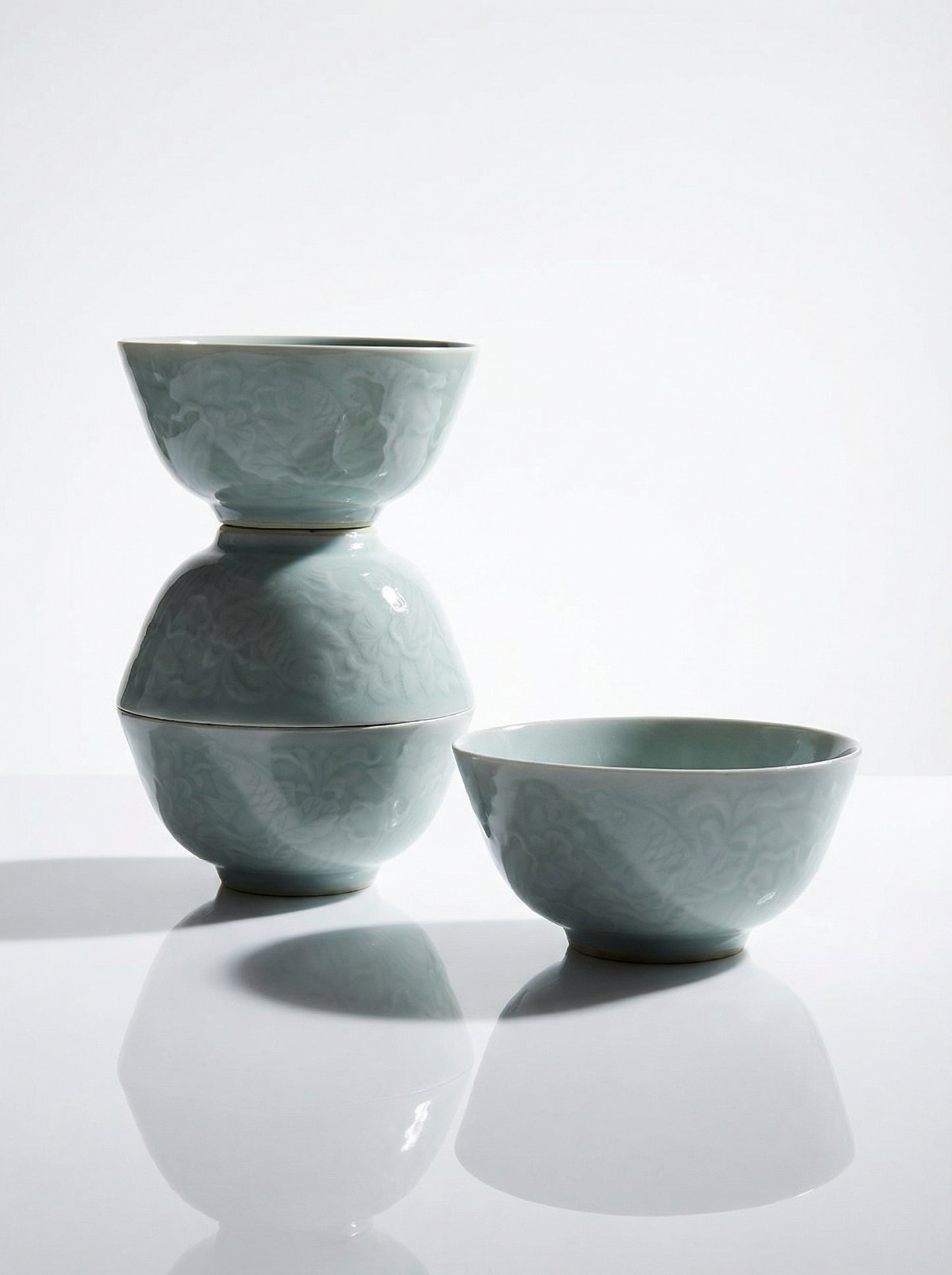 Vintage Schüssel Set von 4 chinesische Reisschüssel Celadon mit Koi-Reliefen 70er-80er Jahre