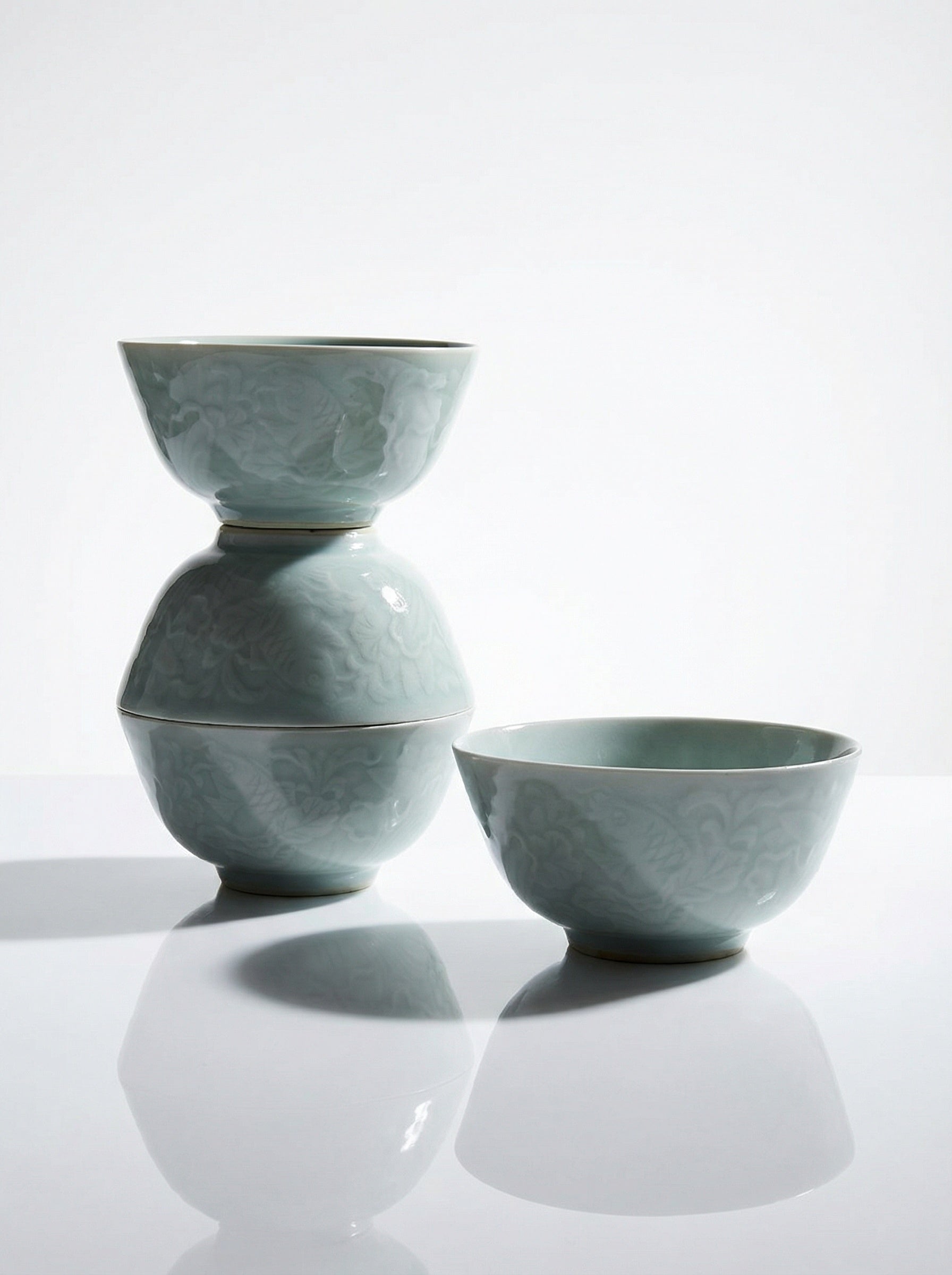 Vintage Schüssel Set von 4 chinesische Reisschüssel Celadon mit Koi-Reliefen 70er-80er Jahre