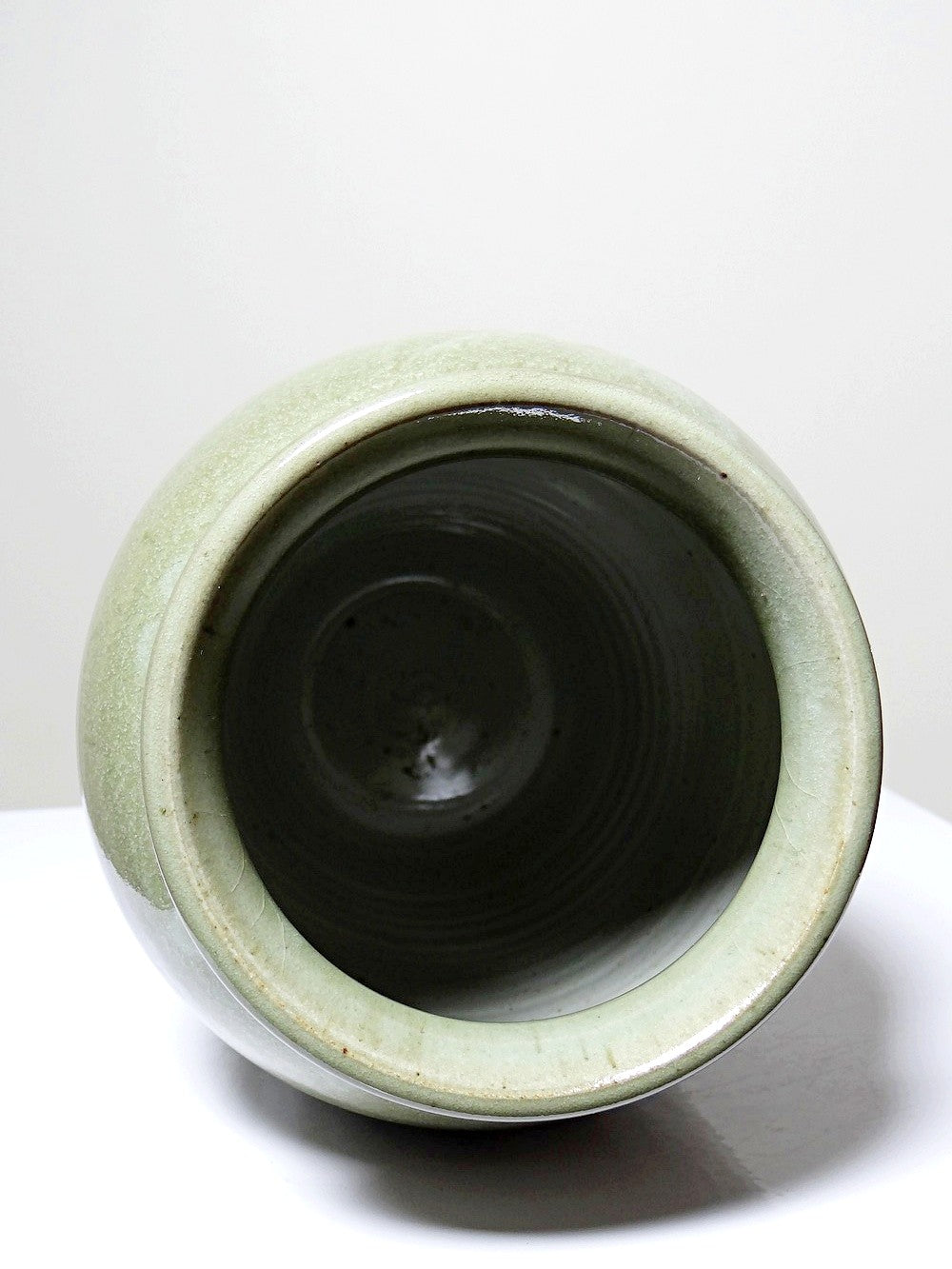 Vintage Vase Wabi-Sabi Modernismus, Grünschimmer, Steinzeug, Ash Glaze