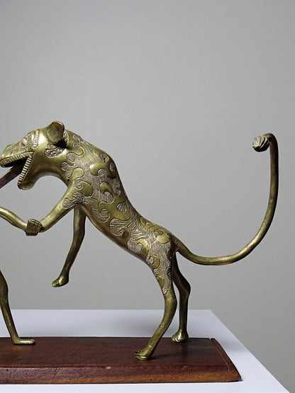 Vintage Bronzeskulptur "Le chasseur et la bête" aus Dahomey, Benin, Afrika