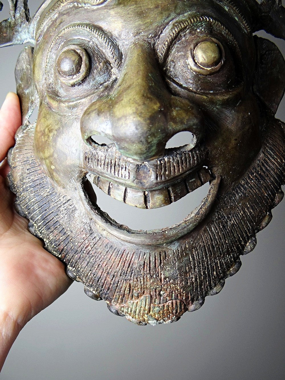 Vintage Bronzemaske Bamoun Kamerun braun Dekoration