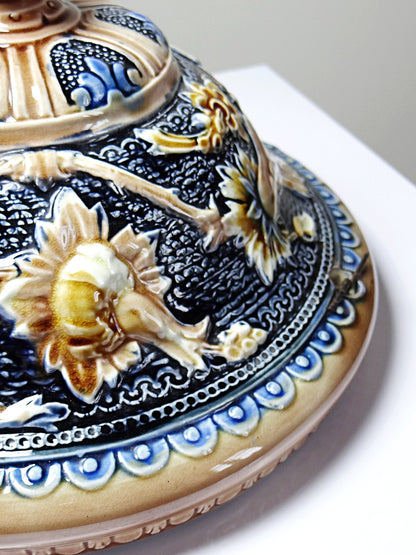 Vintage Hängepflanzer Art Nouveau barbotine beige von Unbekanntes für Unbekanntes J Marke