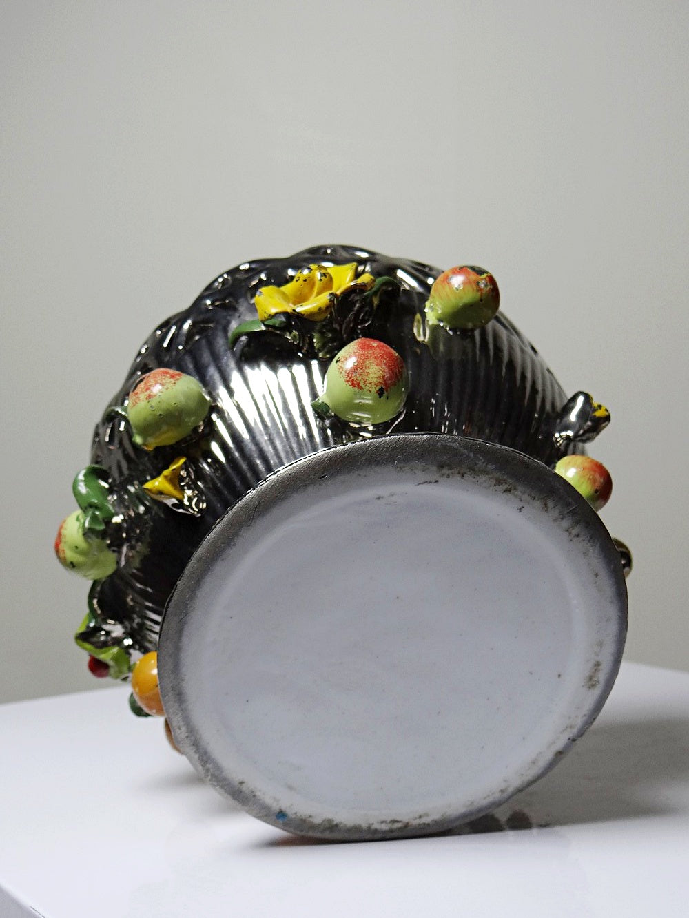Vintage Servierschale aus silberglasierter Porzellan mit Durchbruchdekor Früchte Blumen