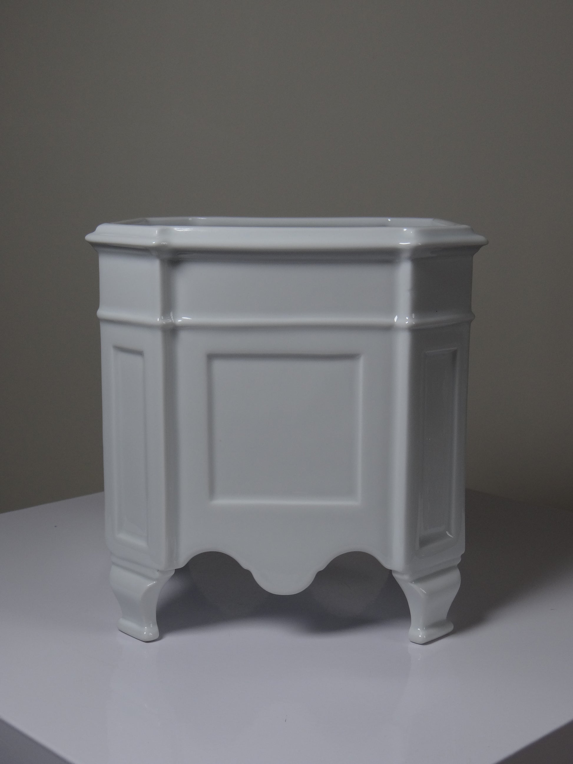 Vintage Übertopf aus Limoges-Porzellan auf Füßen, Rococo-Stil