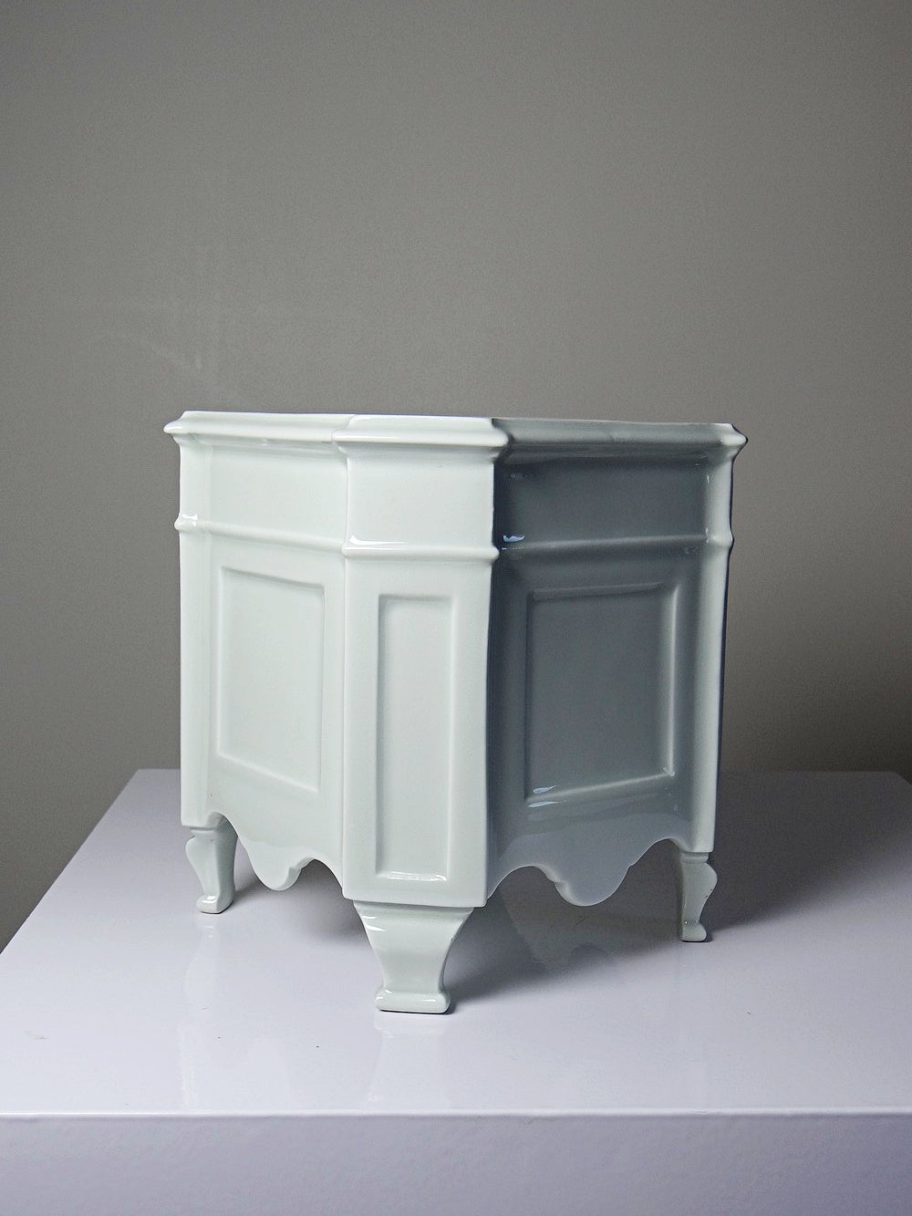 Vintage Übertopf von Limoges Gründekoration für Limoges celadon quadratisch mit Füßen