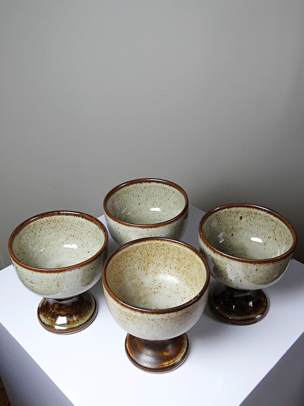 Set von 4 Vintage Cidreschale/Eisbecher auf Fuß aus glasierter Keramik England