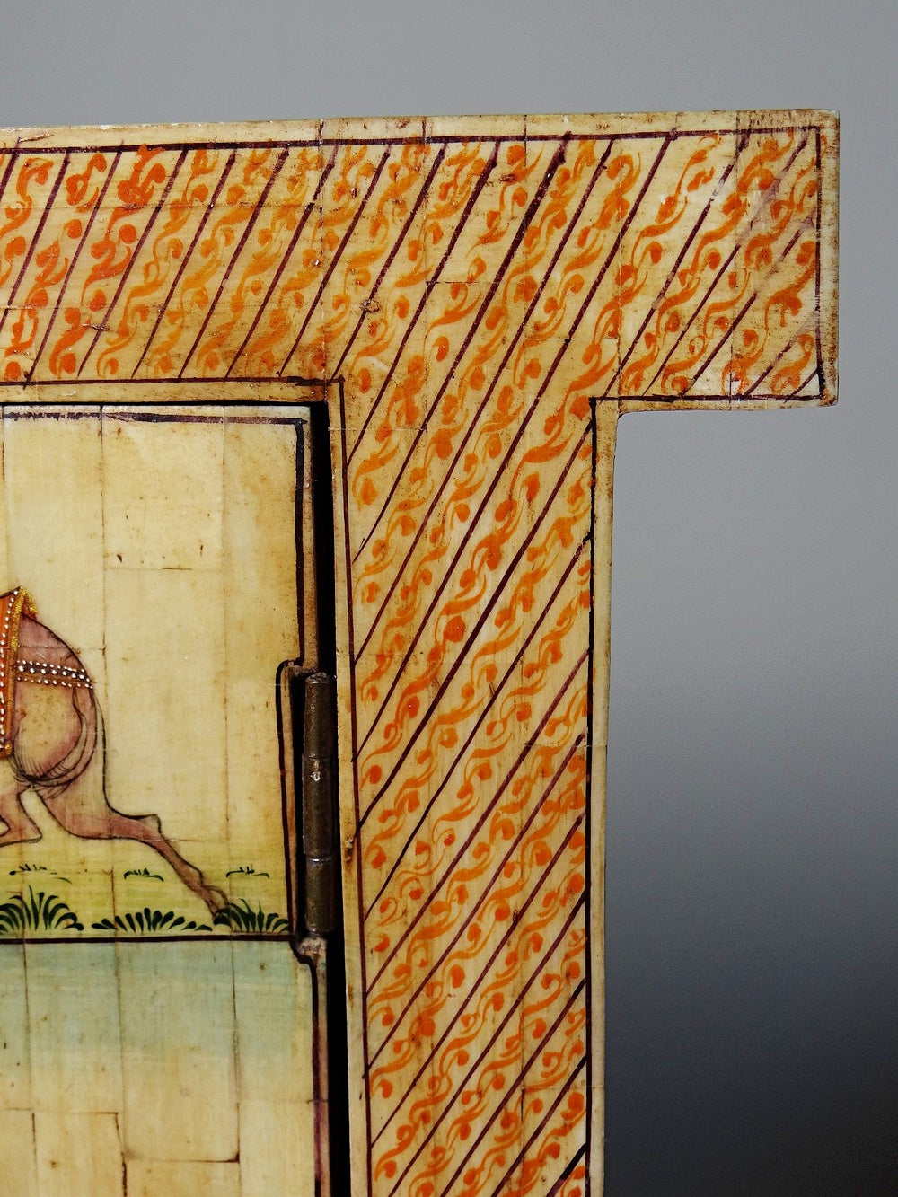 Vintage Spiegel Fenster Rajasthan handbemalter Knochen mit Reiterdekor, antik frühes 20. Jh.