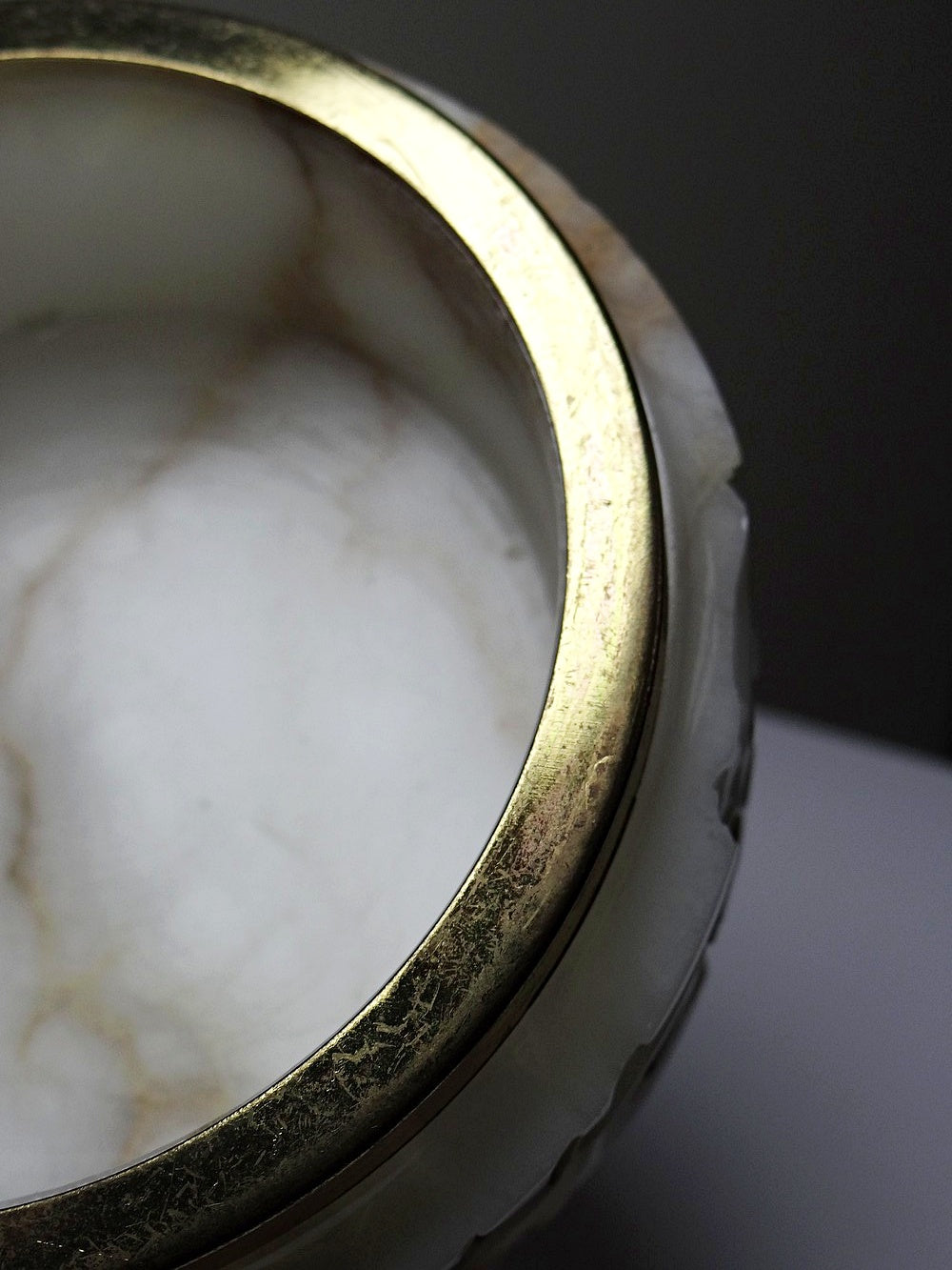 Vintage Aschenbecher Hollywood Regency Mid Century aus Alabaster und Metall