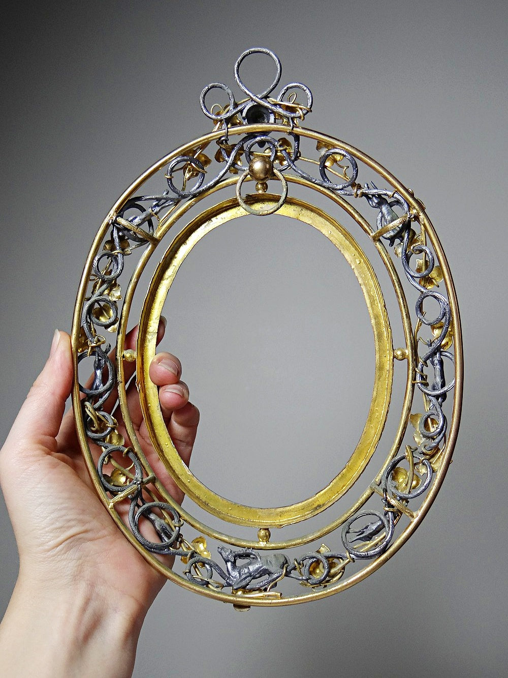 Vintage Wandrahmen Art Nouveau mit Jagdszene Gold Silber dunkelblau Dekor Metall Messing Zinn