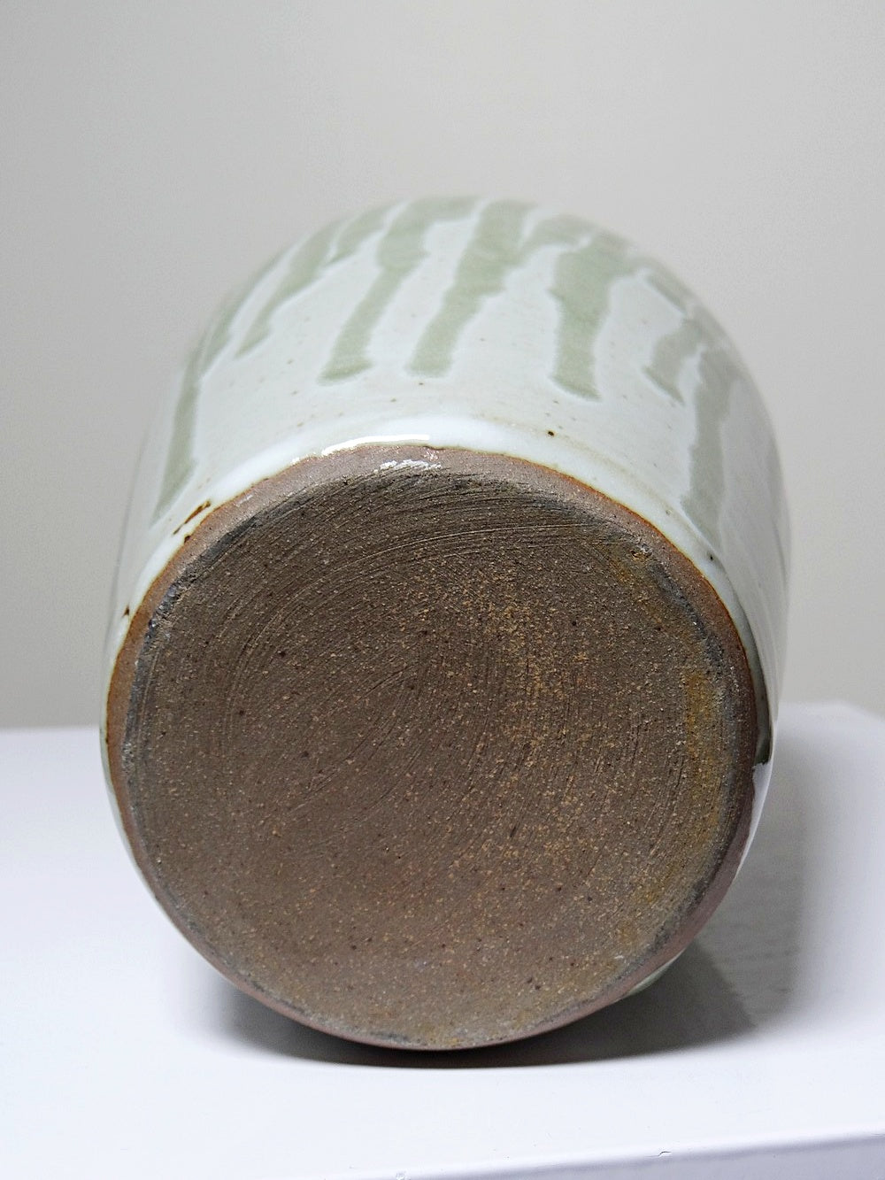 Vintage Vase Wabi-Sabi Modernismus, Grünschimmer, Steinzeug, Ash Glaze