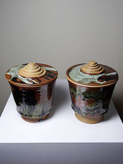 Vintage Servieraccessoire Set von 2 Steinguttopf von Studio Poterie braun-grün-schwarz-kupferfarben
