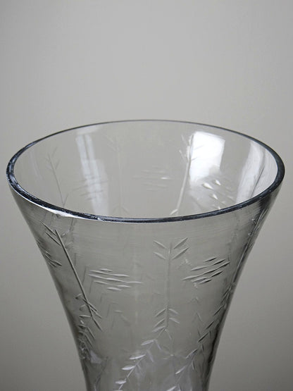 Vintage Vase graviertes mundgeblasenes Glas durchsichtig, sehr groß, antiker Stil
