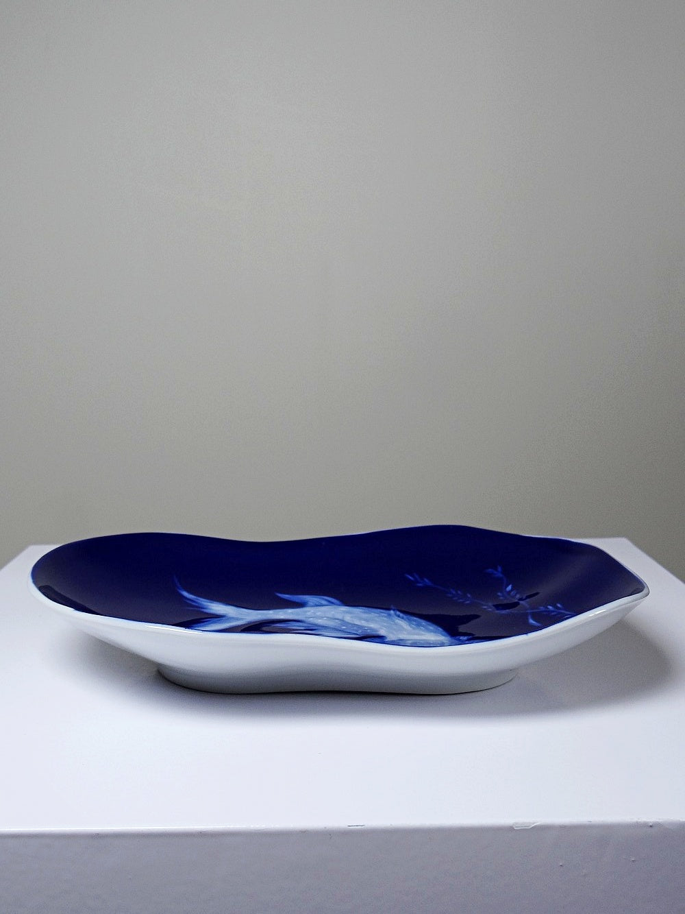 Vintage Schale Limoges Fischdekor japonisierend von Marcel Chaufriasse