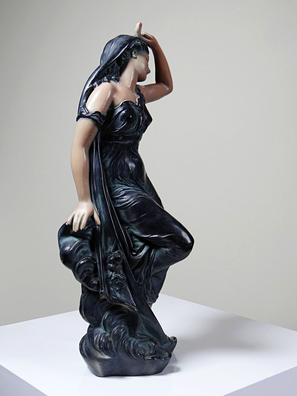 Vintage Statue Art Nouveau bronzefarben Gips/Komposit, zweifarbig, unsigniert