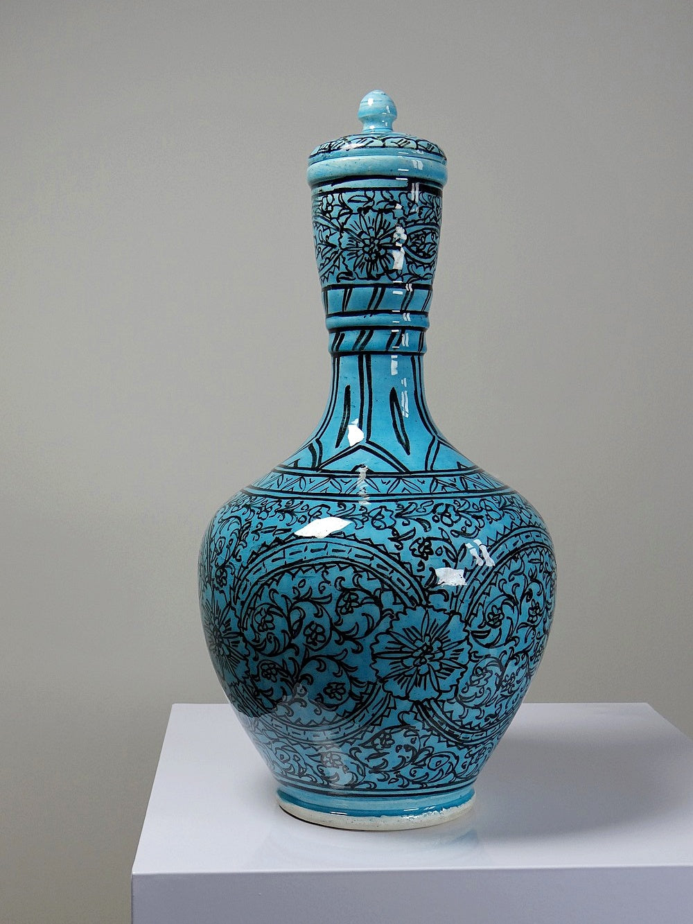 Vintage Vase Iznik Türkis von persisch Schwarzdekor Glasurkeramik
