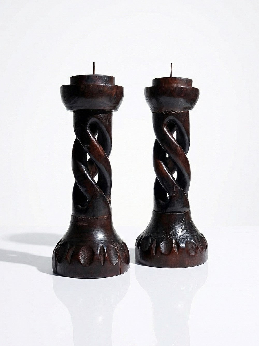 Vintage Kerzenhalter Set von 2 Spiral von Indien Vintage Holz geschnitzt