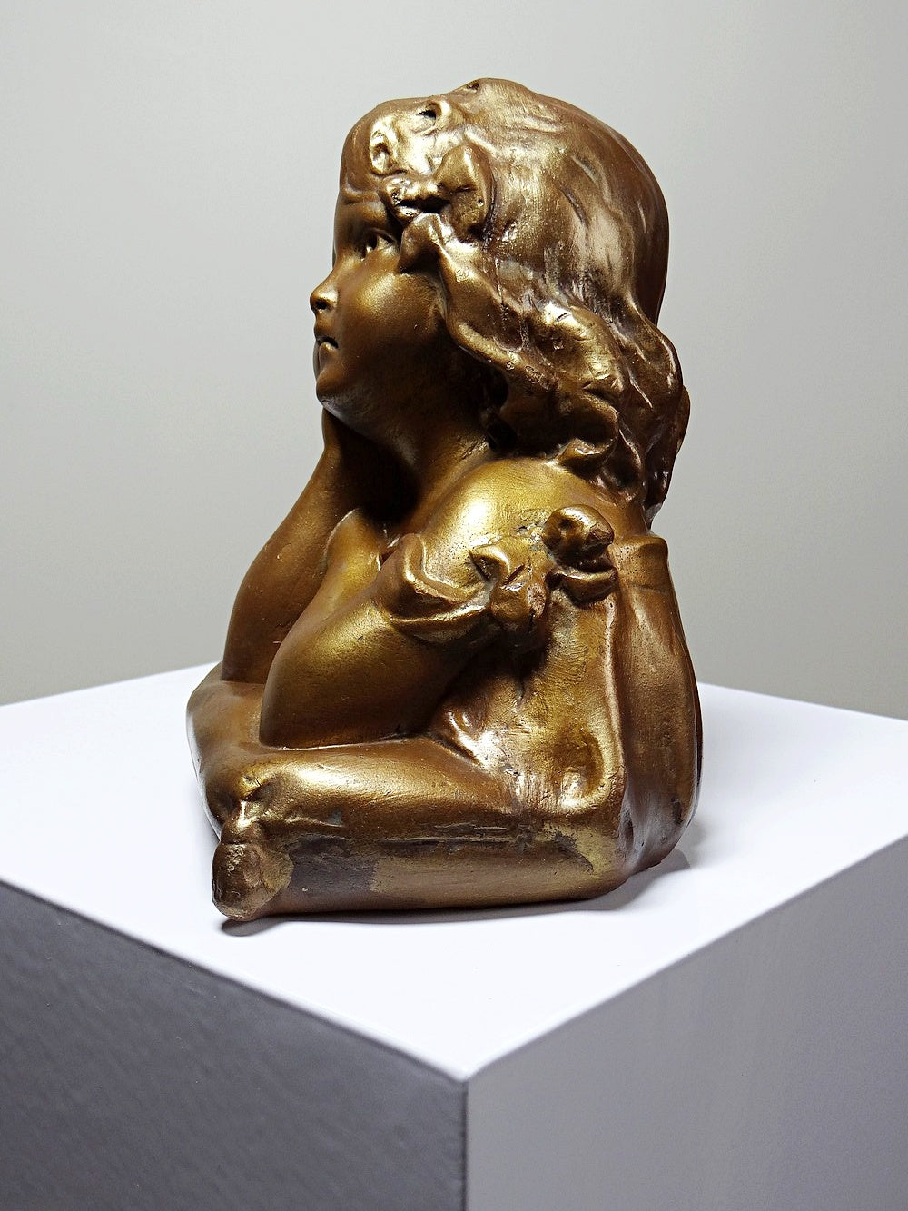 Vintage Büste Mädchen mit goldener Patina für GoldKunst