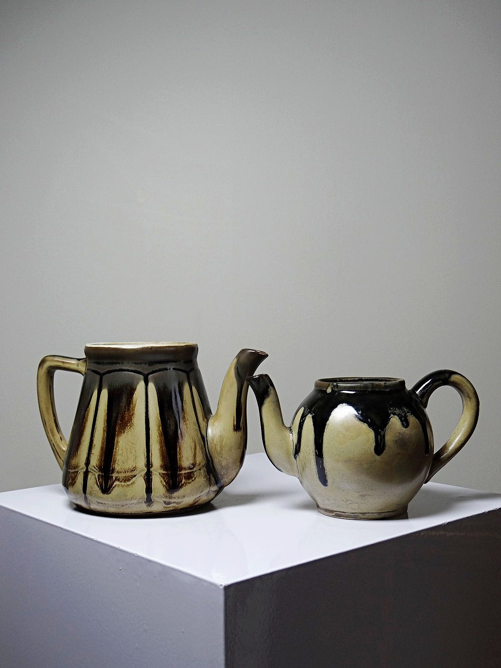 Vintage Teekanne Set von 2 im Stil von Denbac beige braun schwarz Keramik