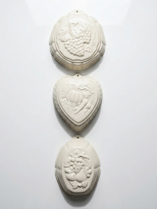 Vintage Servieraccessoire Set von 3 Aspikform Creme, grün, lila, gelb, orange, Beige