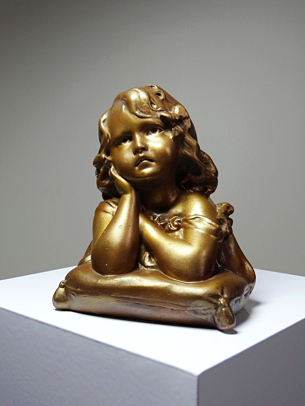 Vintage Büste Mädchen mit goldener Patina für GoldKunst