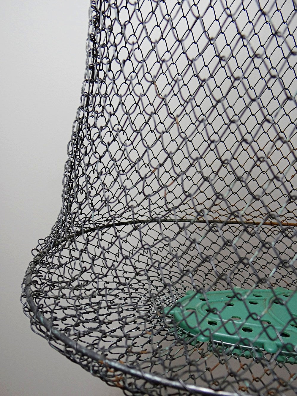 Vintage Servieraccessoire von Maillinox XL Fischreuse Grün Metall Rost