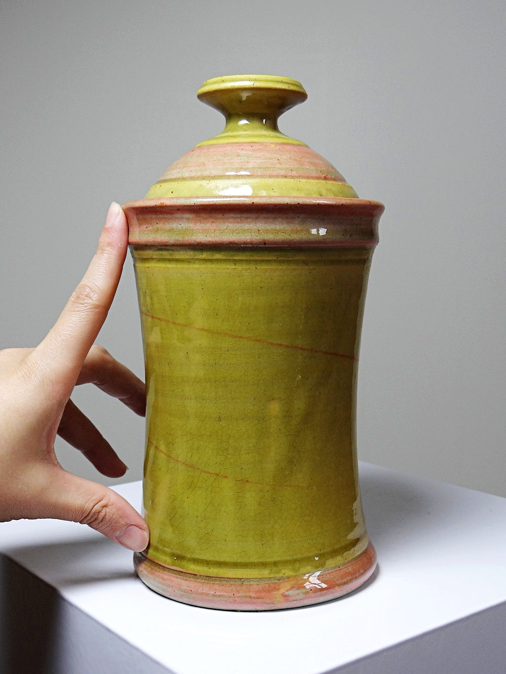 Vintage Servieraccessoire Gewürzdose aus glasiertem Steinzeug zweifarbig signiert