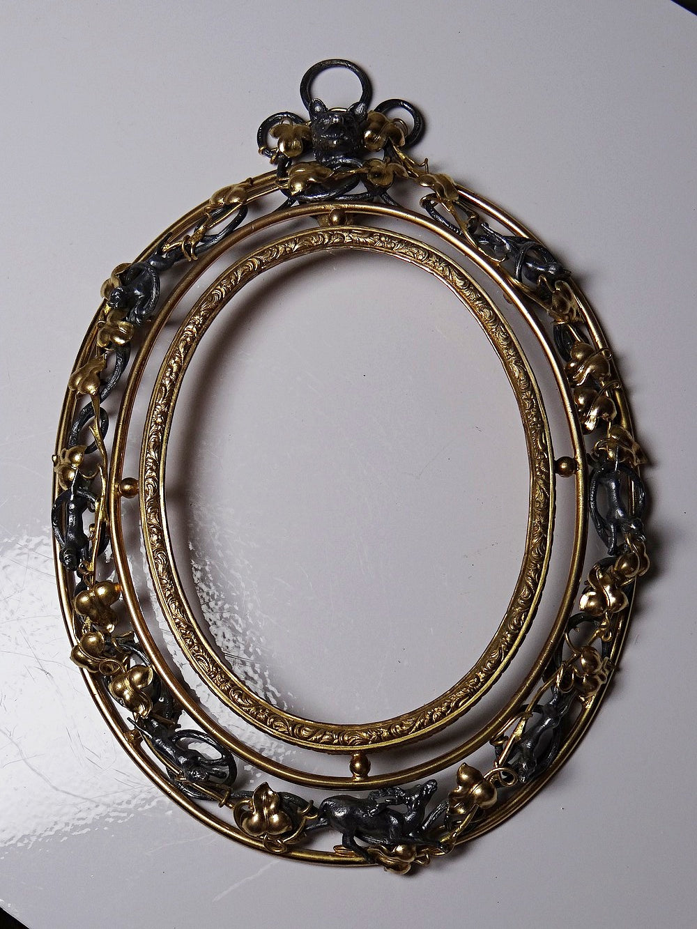 Vintage Wandrahmen Art Nouveau mit Jagdszene Gold Silber dunkelblau Dekor Metall Messing Zinn