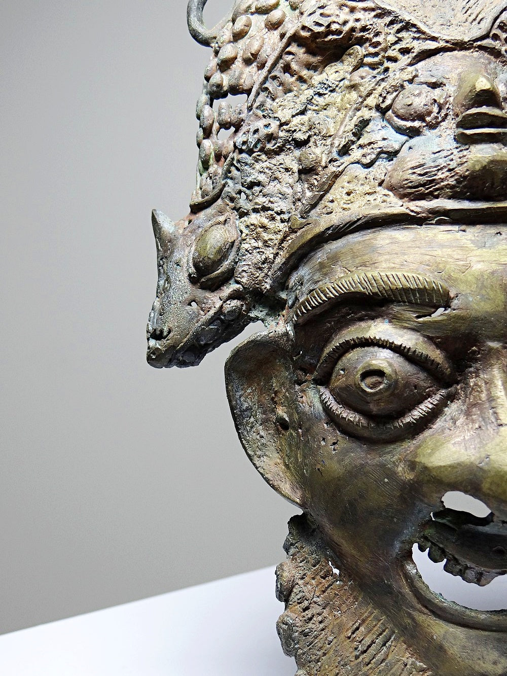 Vintage Maske Bamoun für BraunDekoration Afrikanische Bronze-Maske aus Kamerun