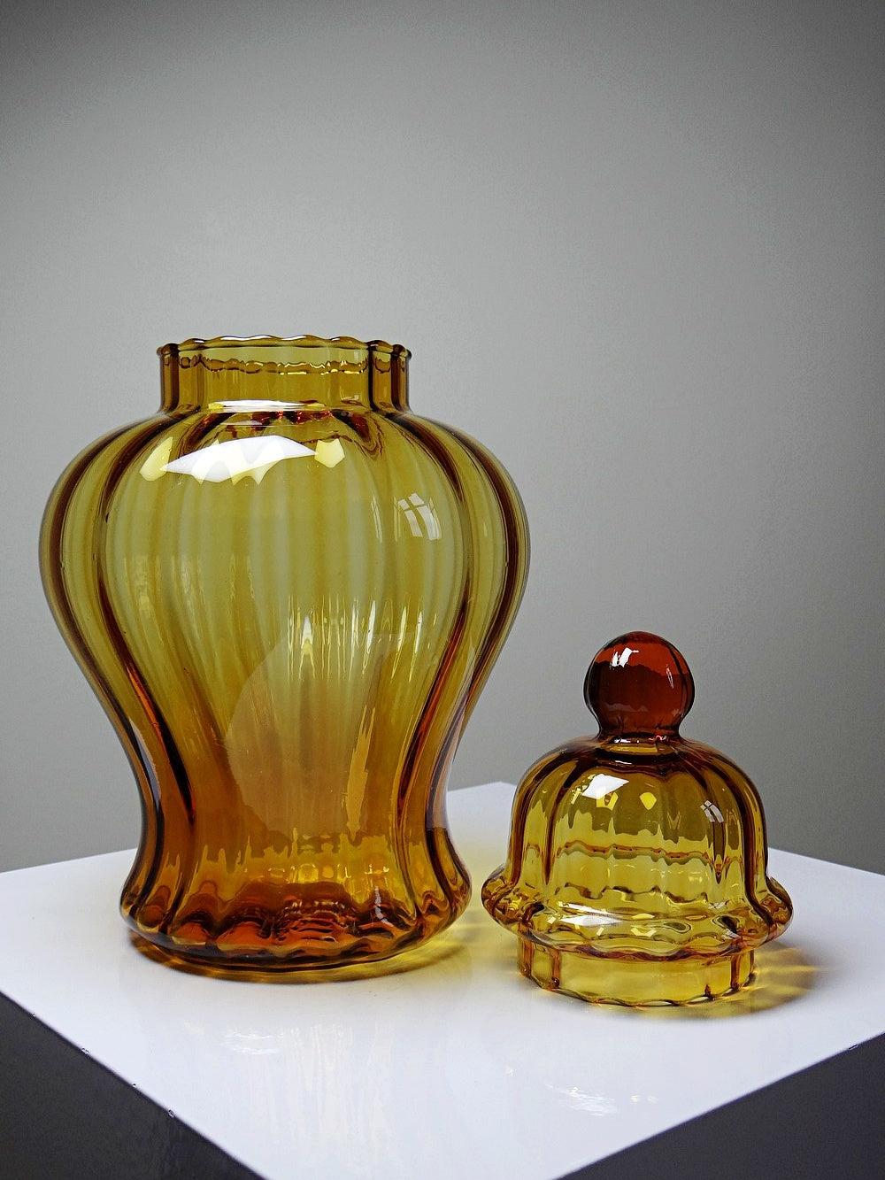 Vintage Bonbonniere aus mundgeblasenem Empoli-Glas, bernsteinfarben, Italien