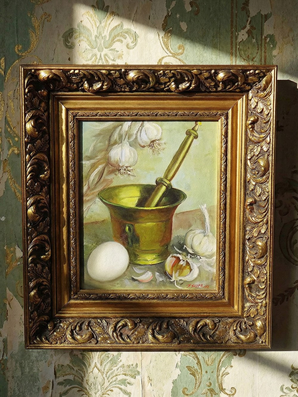 Vintage Stillleben „Still life with garlic, egg and mortar“ von Sarpe für BraunDekoration