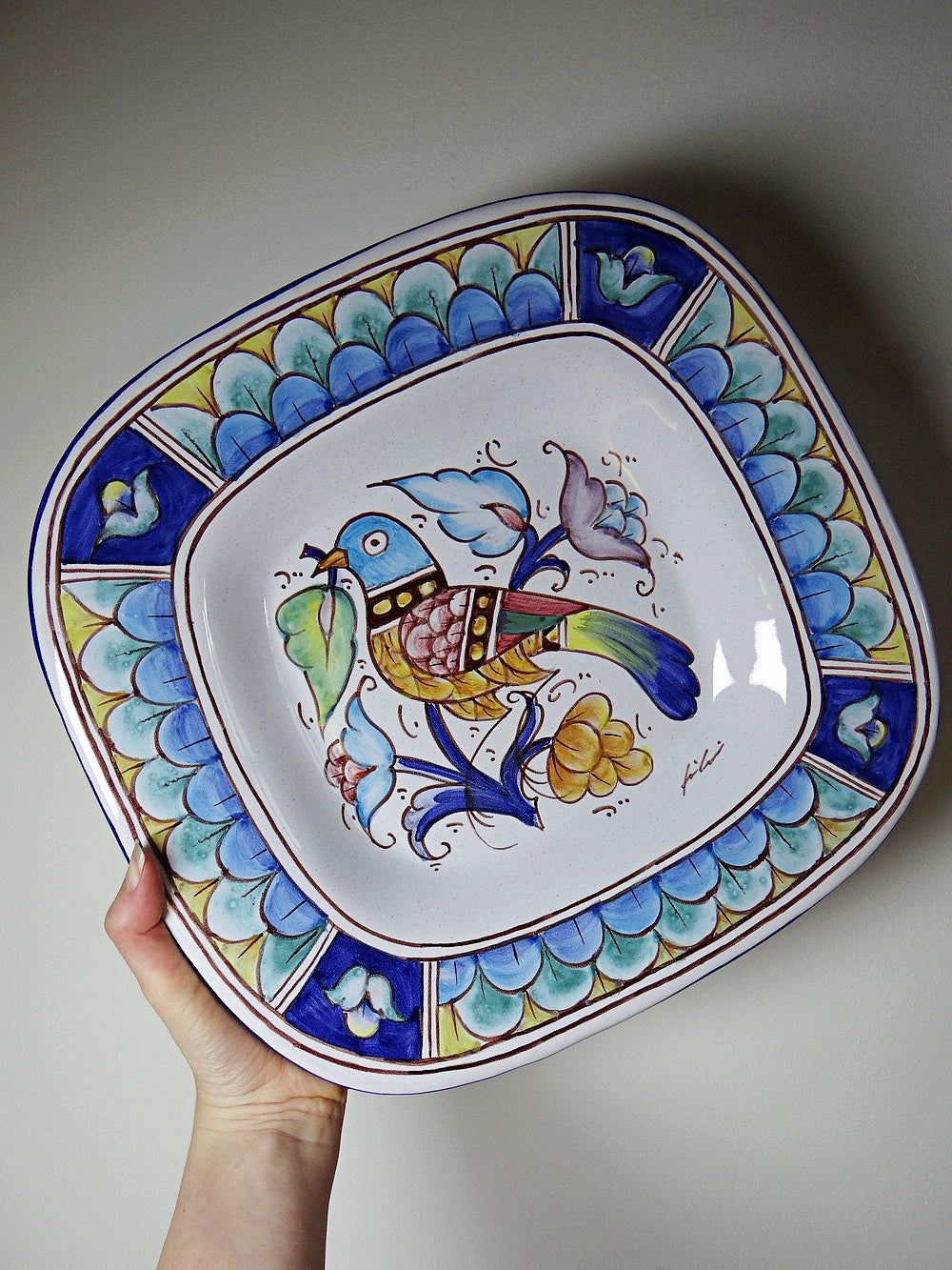 Vintage Wandteller Gubbio mit Vogeldekor aus italienischer Fayence